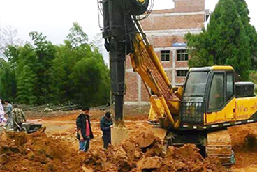 Crawler rotary drilling rig piling help housing construction