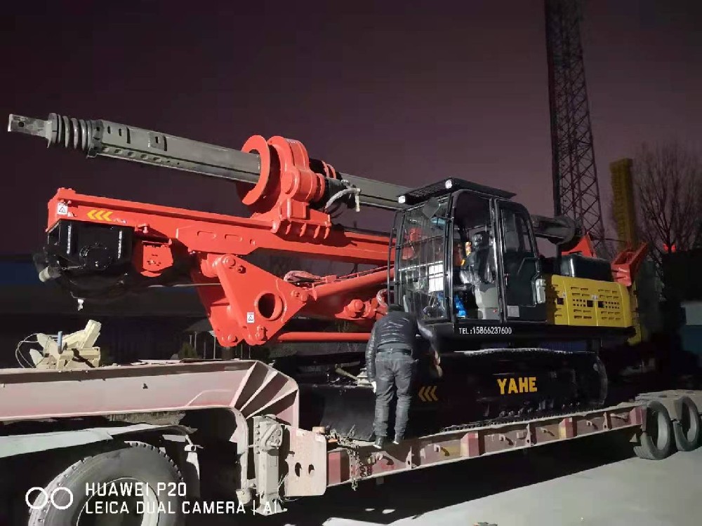 Video of 30m pile driver before delivery